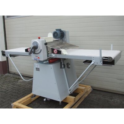 Rondo Sockel-Ausrollmaschine 605 mm Bandbreite, mit kurzen Tischen